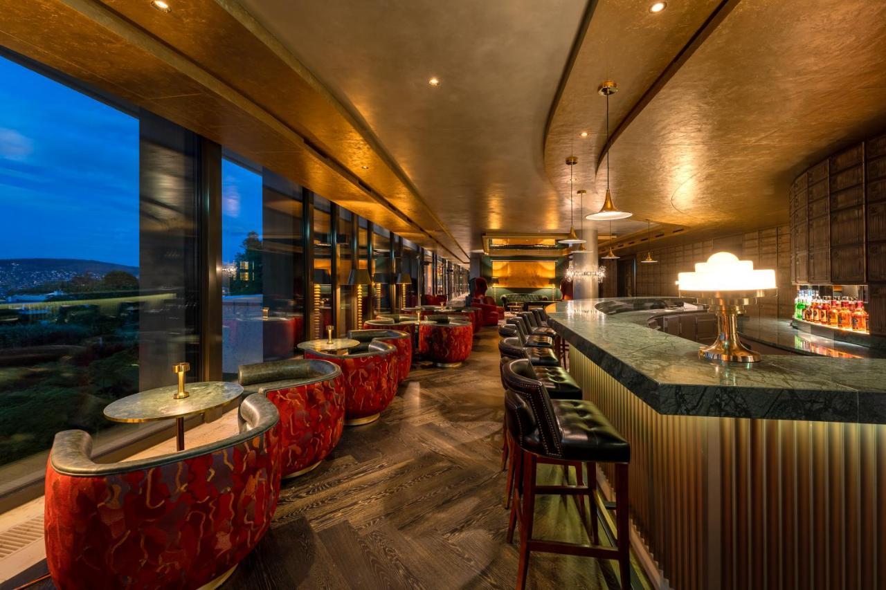 Five Zurich - Luxury City Resort Kültér fotó The bar at the 101 Skybar