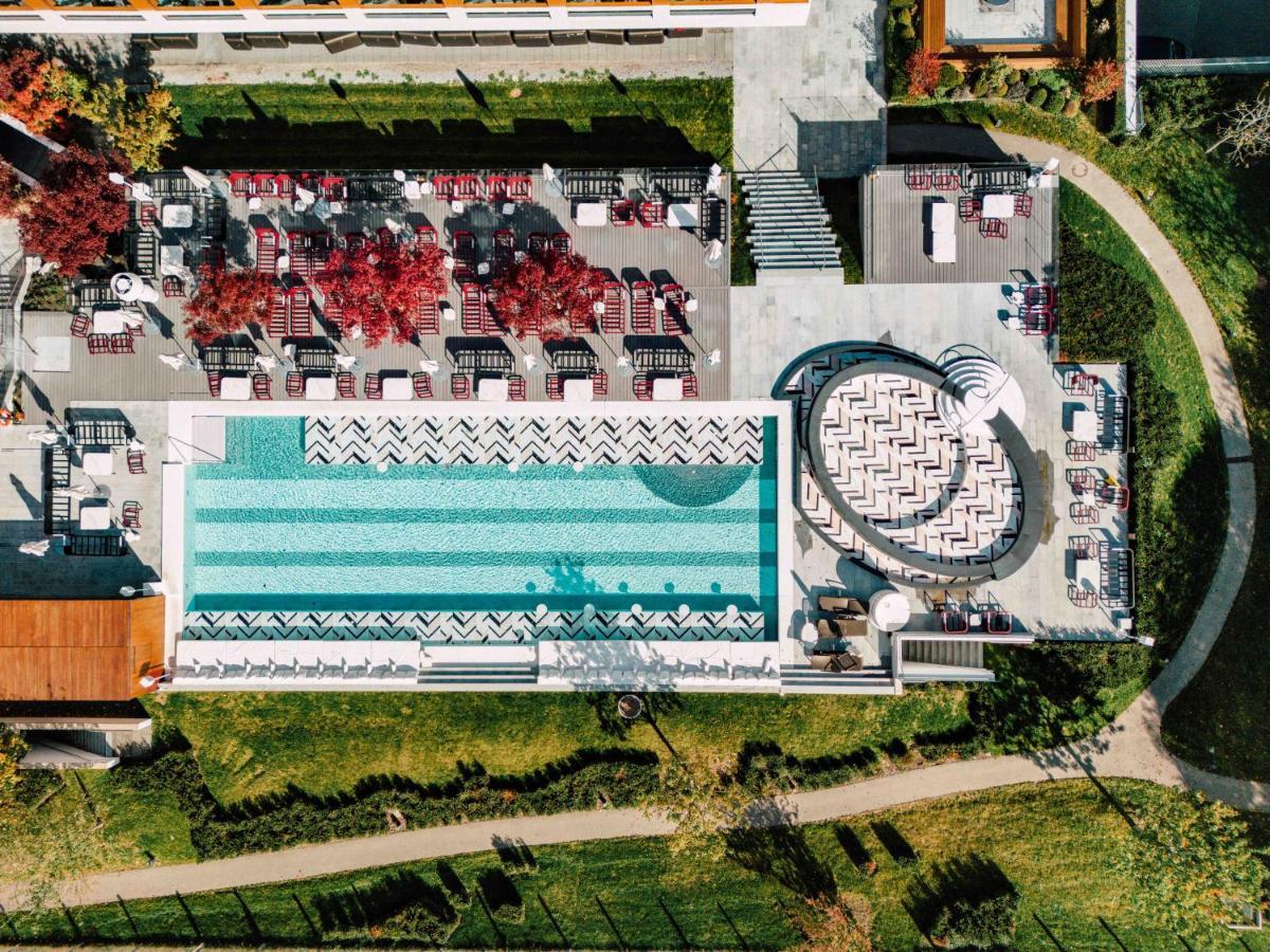 Five Zurich - Luxury City Resort Kültér fotó Aerial view of the pool