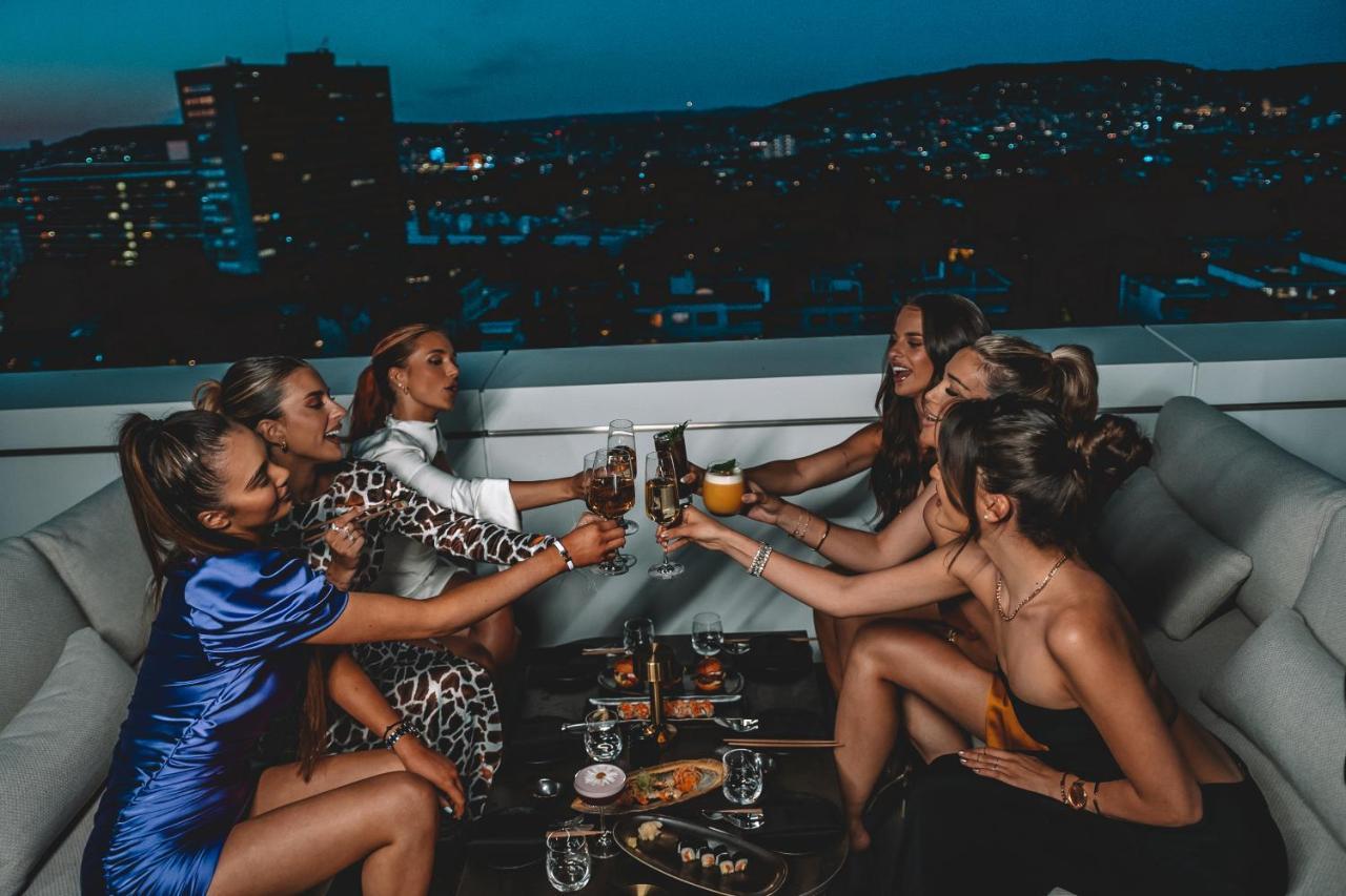 Five Zurich - Luxury City Resort Kültér fotó Skyline Bar