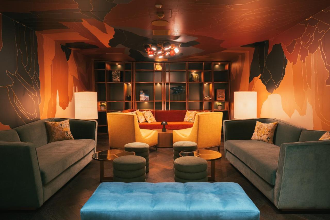 Five Zurich - Luxury City Resort Kültér fotó The living room at the 2012 edition of the 100 Best Bars in the World
